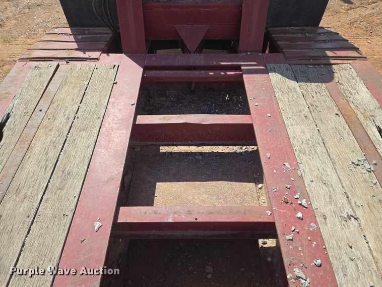 image for item DW5122 1997 Trail King TK80MDG-483 lowboy equipment trailer