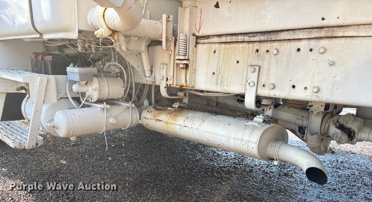 image for item DY0961 1989 Mack CS water truck