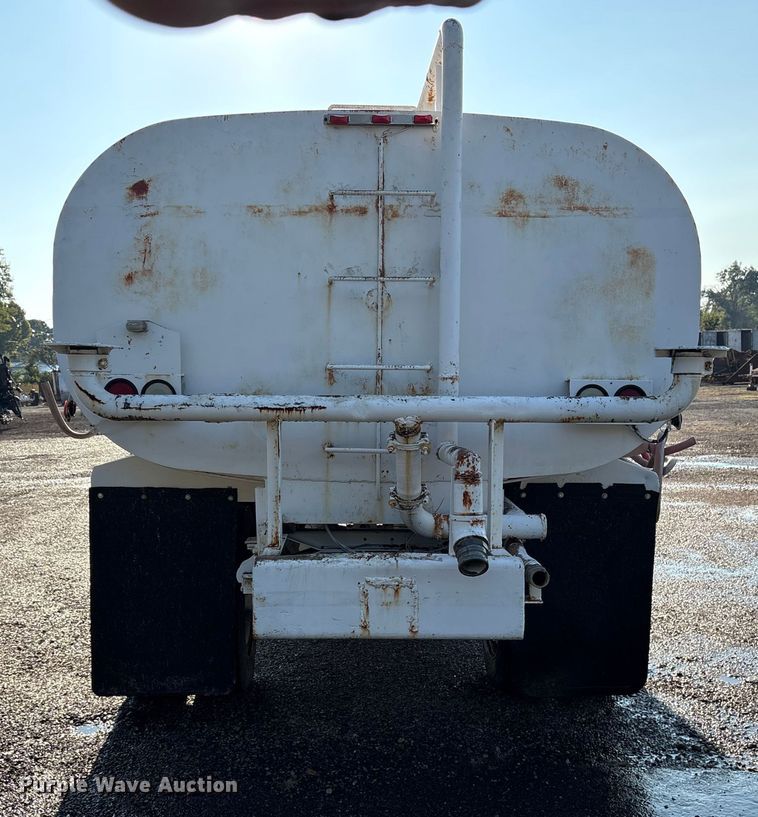 image for item DY0961 1989 Mack CS water truck