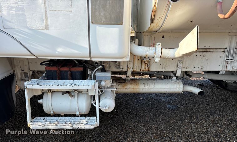 image for item DY0961 1989 Mack CS water truck