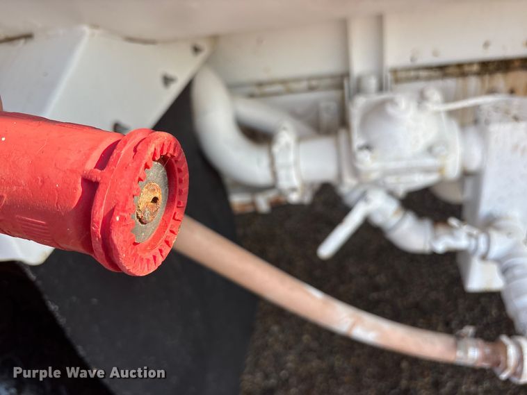 image for item DY0961 1989 Mack CS water truck