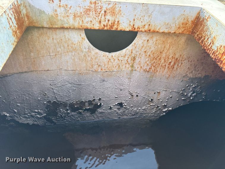 image for item DY0961 1989 Mack CS water truck