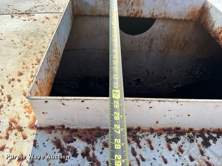 image for item DY0961 1989 Mack CS water truck