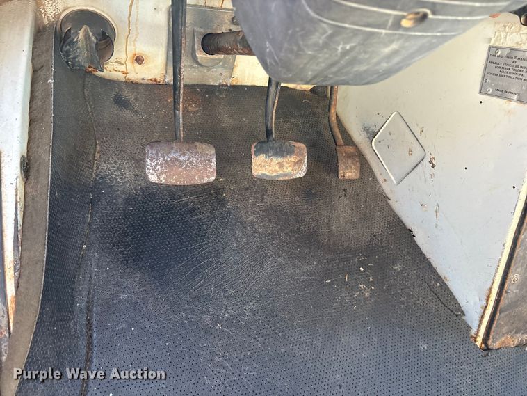 image for item DY0961 1989 Mack CS water truck