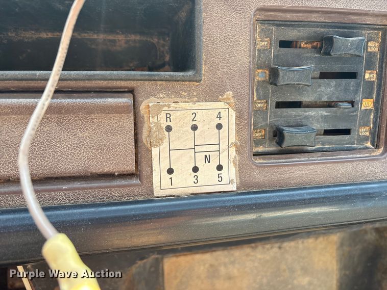 image for item DY0961 1989 Mack CS water truck