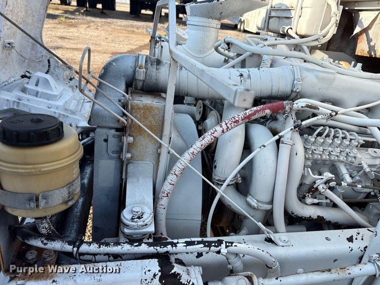 image for item DY0961 1989 Mack CS water truck