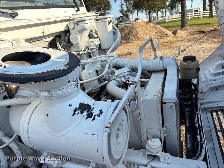 image for item DY0961 1989 Mack CS water truck