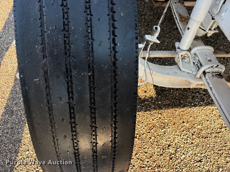 image for item DY0961 1989 Mack CS water truck