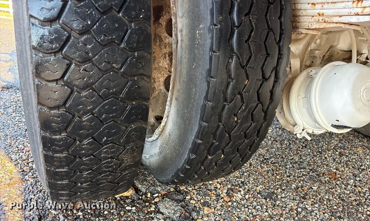 image for item DY0961 1989 Mack CS water truck