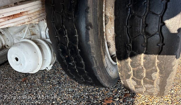 image for item DY0961 1989 Mack CS water truck