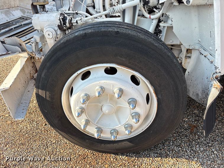 image for item DY0961 1989 Mack CS water truck