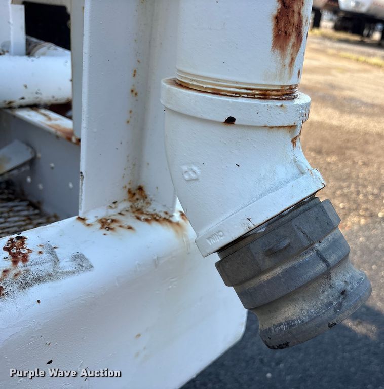 image for item DY0961 1989 Mack CS water truck