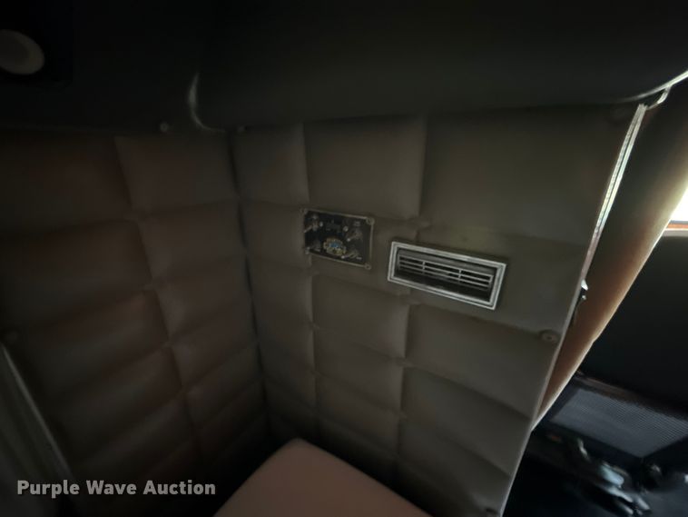 image for item DY8116 2000 Peterbilt 379 semi truck