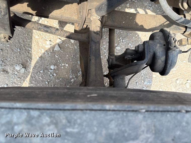 image for item DY8116 2000 Peterbilt 379 semi truck