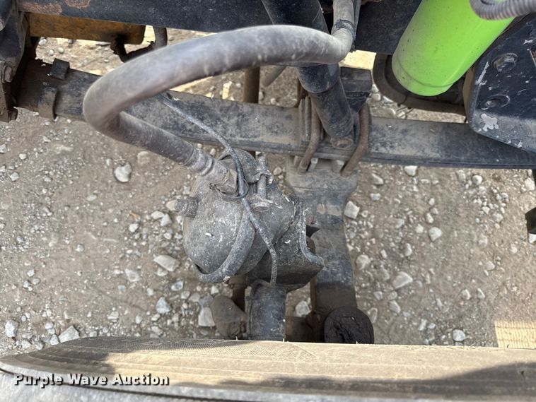 image for item DY8116 2000 Peterbilt 379 semi truck