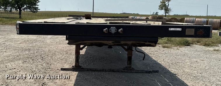 image for item DY8187 1996 Fruehauf flatbed trailer