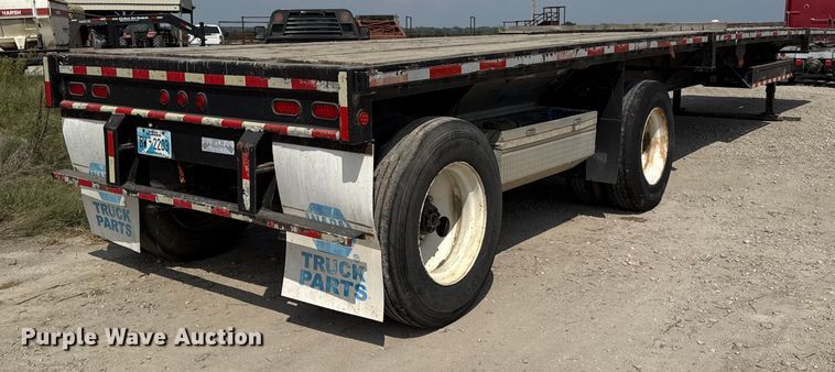 image for item DY8187 1996 Fruehauf flatbed trailer