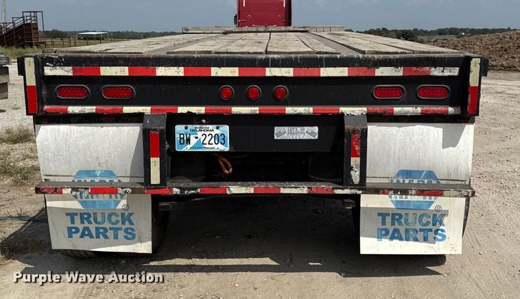 image for item DY8187 1996 Fruehauf flatbed trailer