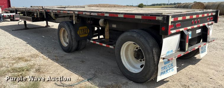 image for item DY8187 1996 Fruehauf flatbed trailer