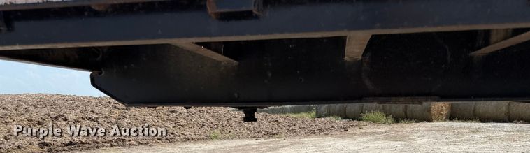 image for item DY8187 1996 Fruehauf flatbed trailer