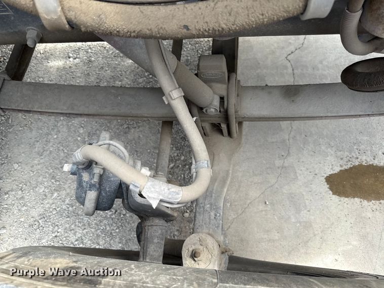 image for item DY8193 2007 Peterbilt 386 semi truck