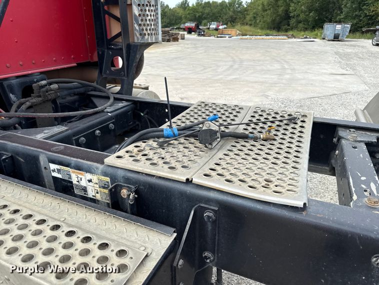 image for item DY8194 2007 Kenworth semi truck