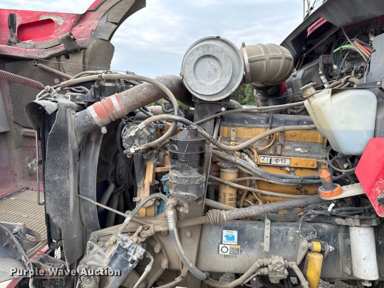 image for item DY8194 2007 Kenworth semi truck