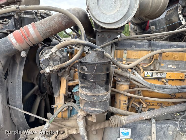 image for item DY8194 2007 Kenworth semi truck