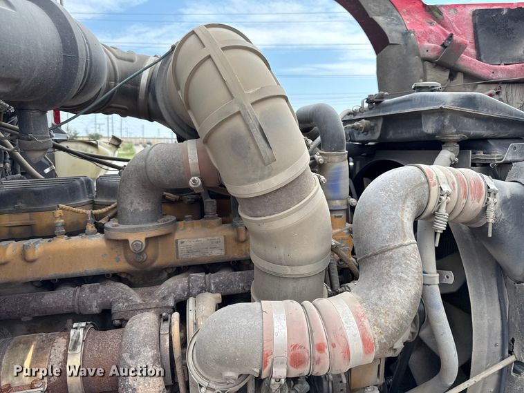 image for item DY8194 2007 Kenworth semi truck