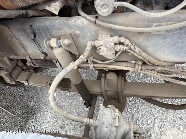 image for item DY8194 2007 Kenworth semi truck