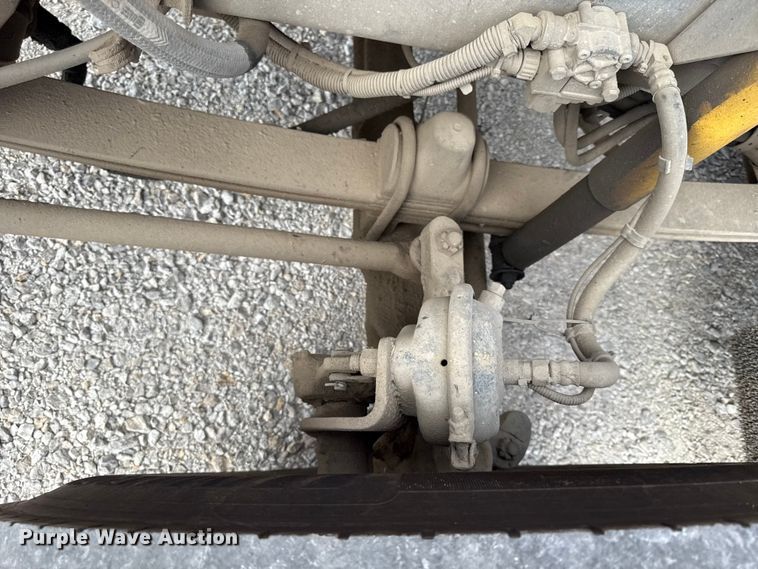 image for item DY8194 2007 Kenworth semi truck