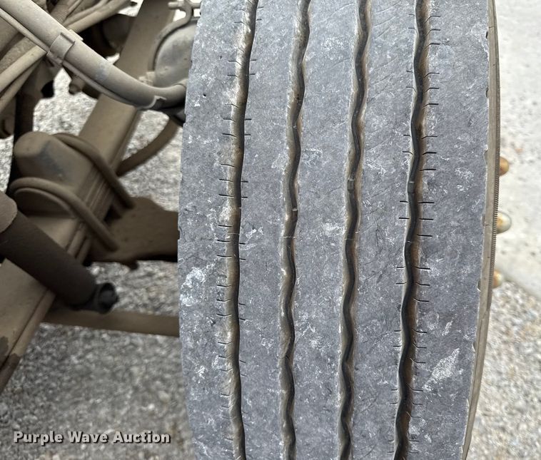 image for item DY8194 2007 Kenworth semi truck