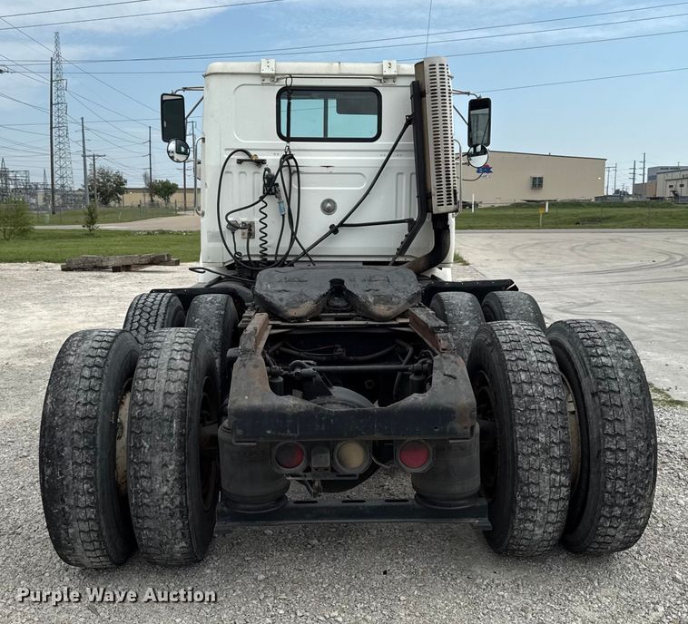 image for item DY8196 1996 Volvo WG semi truck