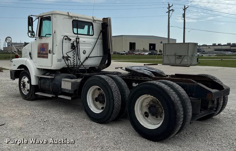 image for item DY8196 1996 Volvo WG semi truck