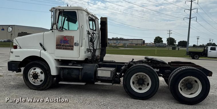 image for item DY8196 1996 Volvo WG semi truck