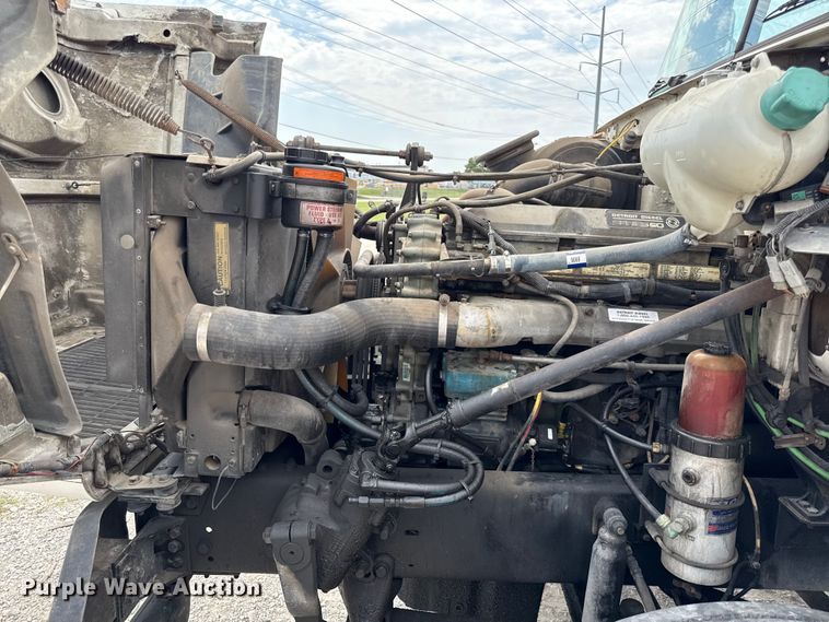 image for item DY8196 1996 Volvo WG semi truck