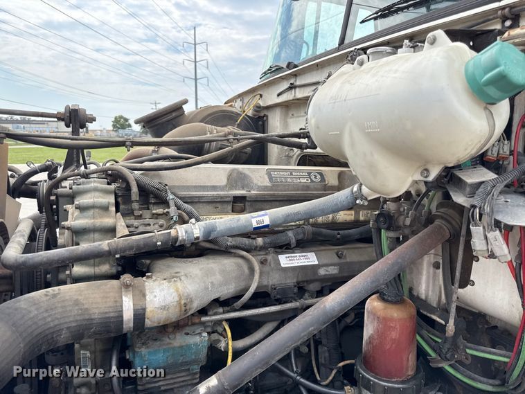 image for item DY8196 1996 Volvo WG semi truck