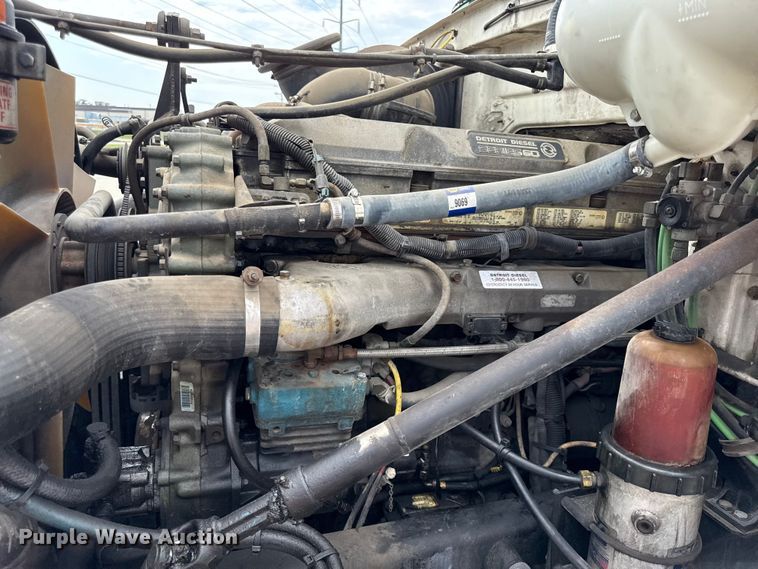 image for item DY8196 1996 Volvo WG semi truck