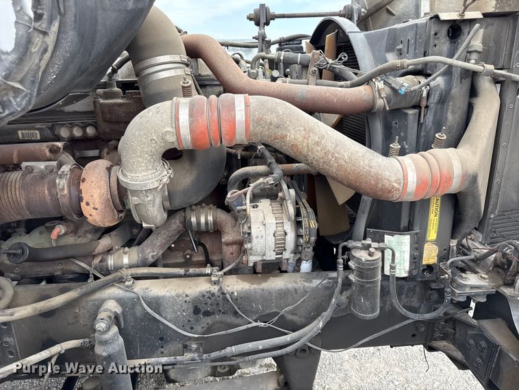 image for item DY8196 1996 Volvo WG semi truck