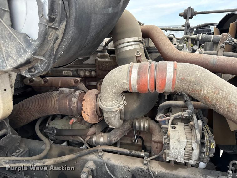 image for item DY8196 1996 Volvo WG semi truck