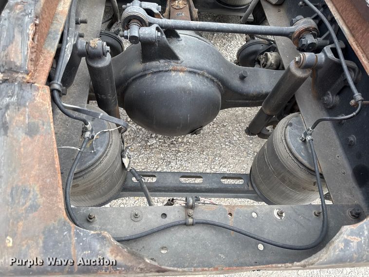 image for item DY8196 1996 Volvo WG semi truck