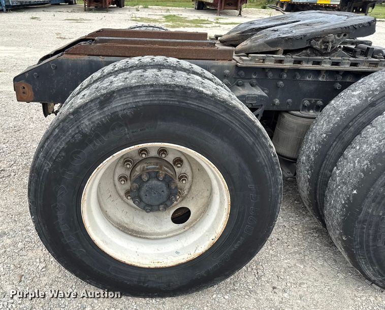 image for item DY8196 1996 Volvo WG semi truck