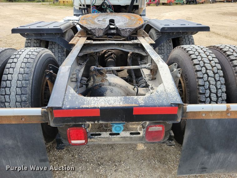 image for item DZ6608 2016 Mack CXU613 semi truck