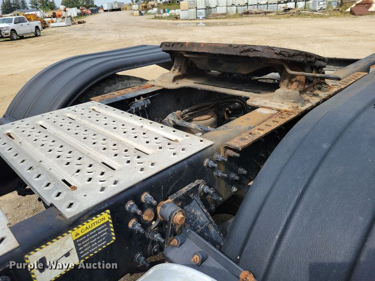 image for item DZ6608 2016 Mack CXU613 semi truck