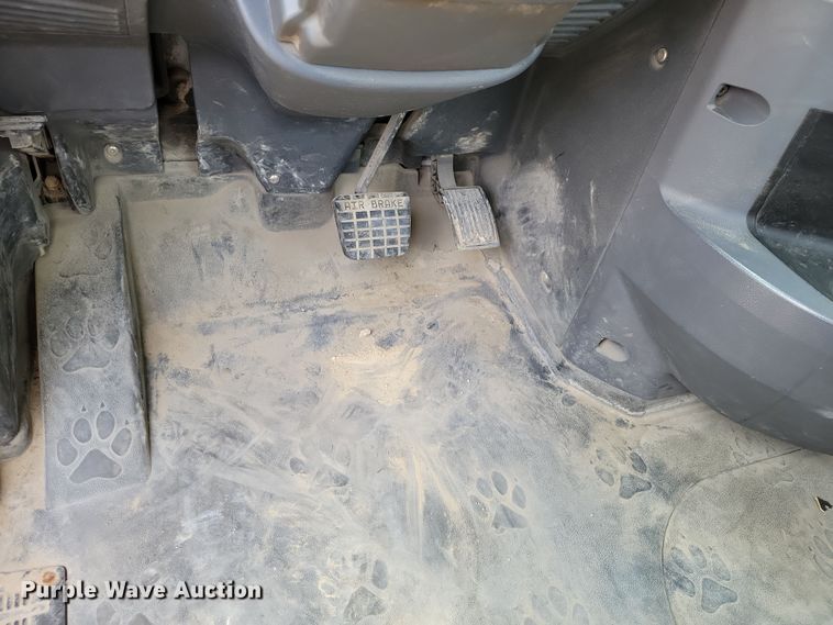 image for item DZ6608 2016 Mack CXU613 semi truck