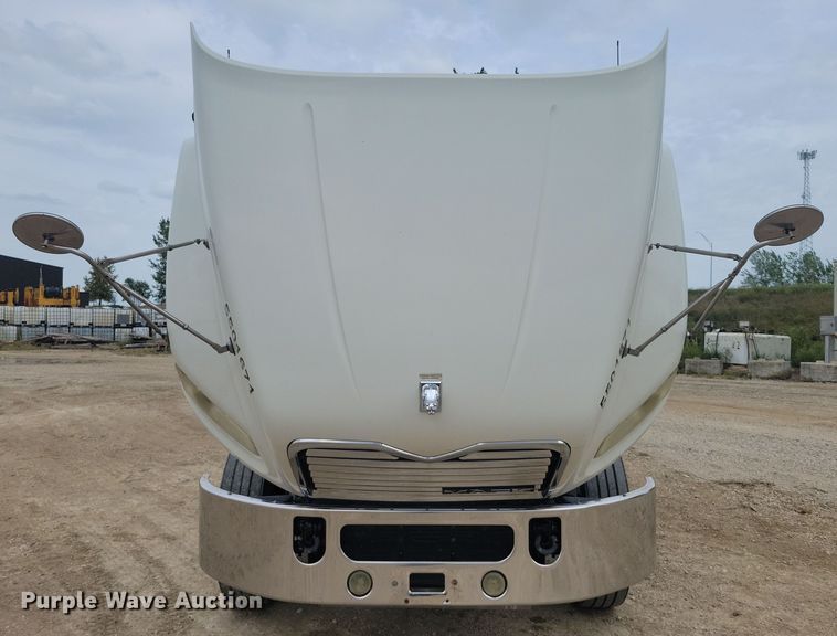 image for item DZ6608 2016 Mack CXU613 semi truck