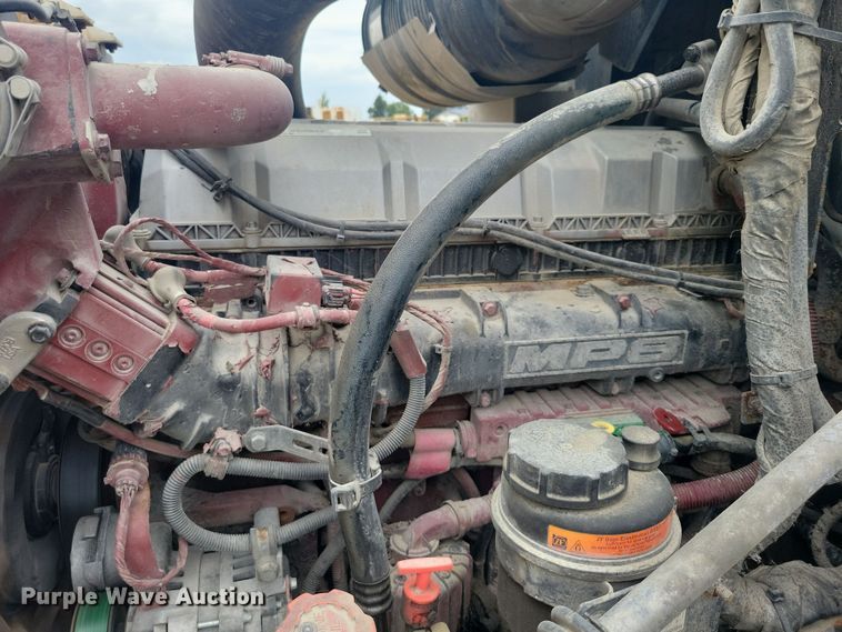 image for item DZ6608 2016 Mack CXU613 semi truck