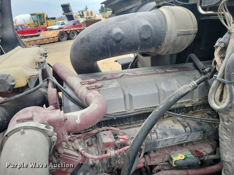 image for item DZ6608 2016 Mack CXU613 semi truck