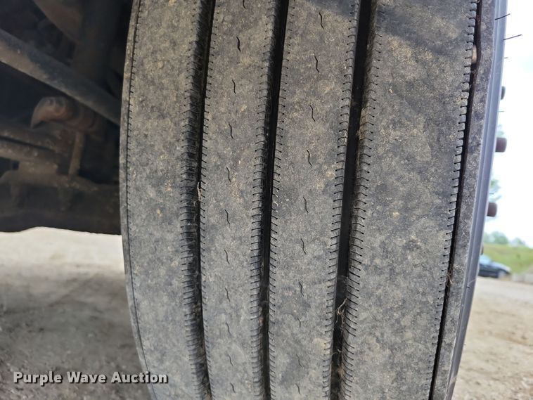 image for item DZ6608 2016 Mack CXU613 semi truck