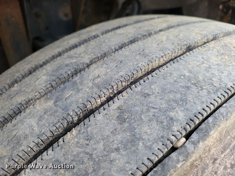 image for item DZ6608 2016 Mack CXU613 semi truck